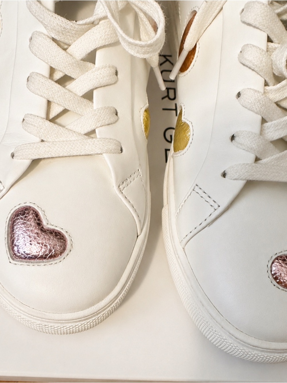 Kurt Geiger Love Lane White Leather with Multicolored Hearts Sneakers Size 8 - Picture 2 of 10